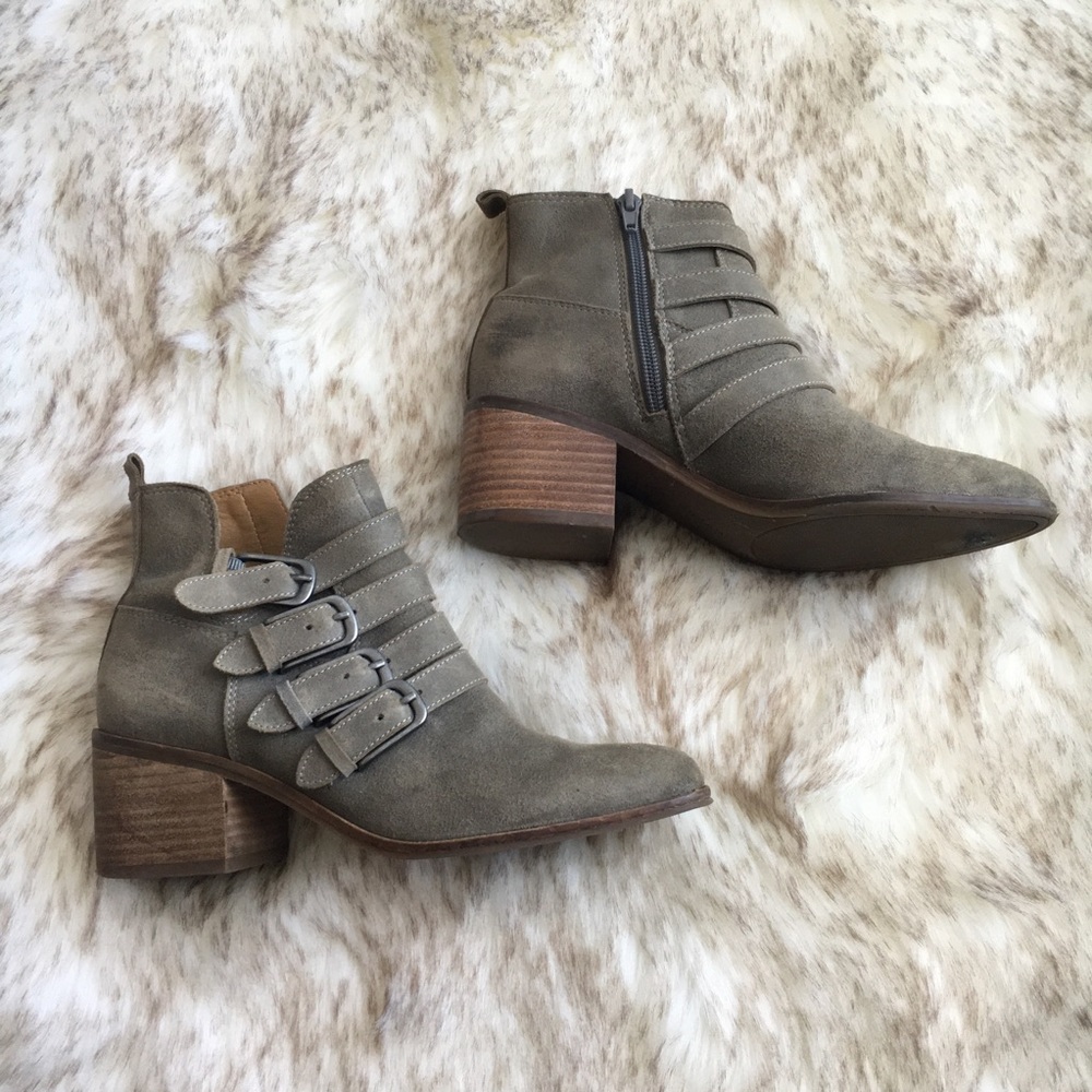 Lucky Brand buckle ankle boots - size 5.5